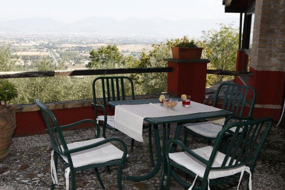 Il Poggio Dei Pettirossi Hotel Bevagna Luaran gambar