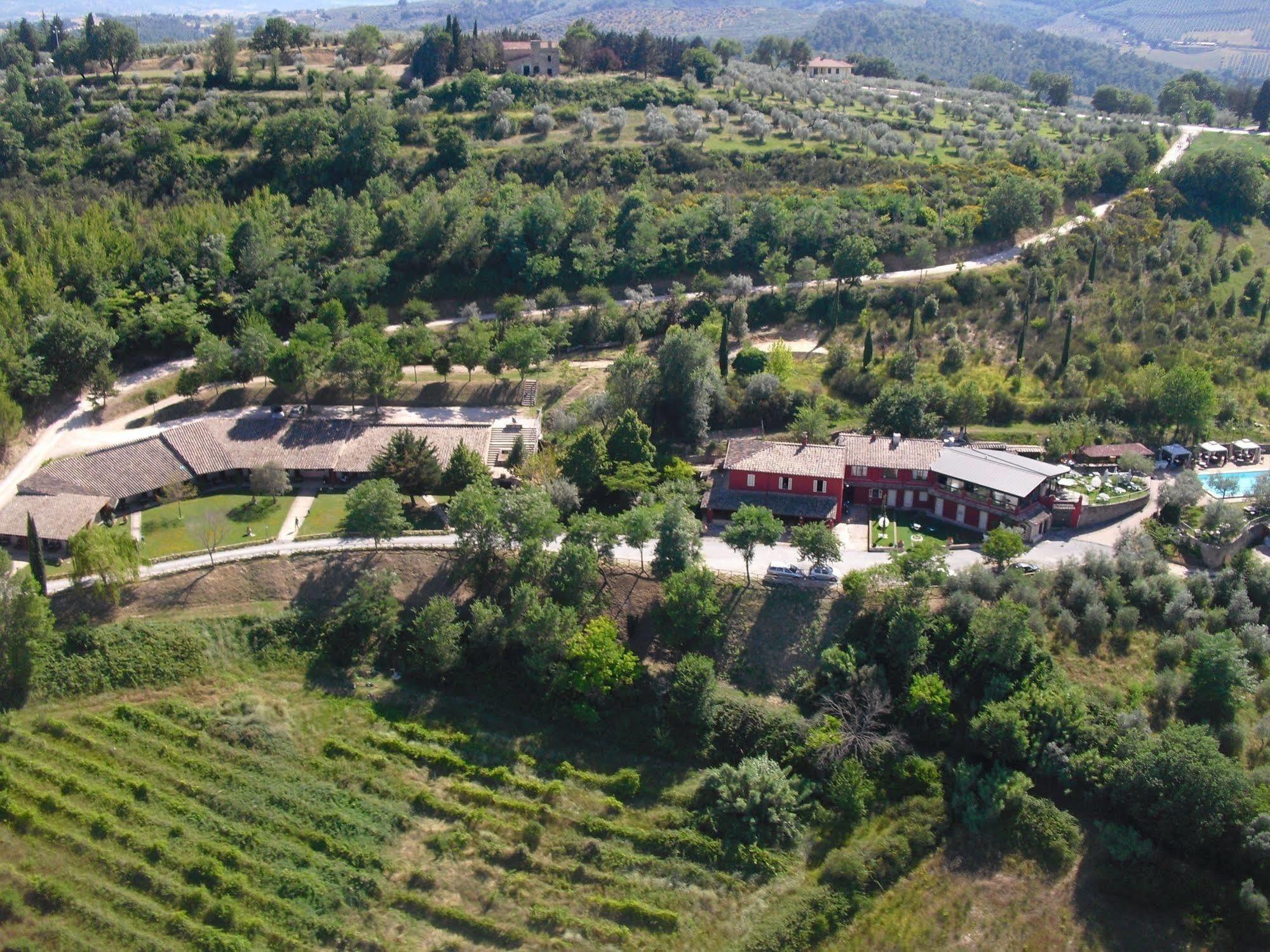 Il Poggio Dei Pettirossi Hotel Bevagna Luaran gambar