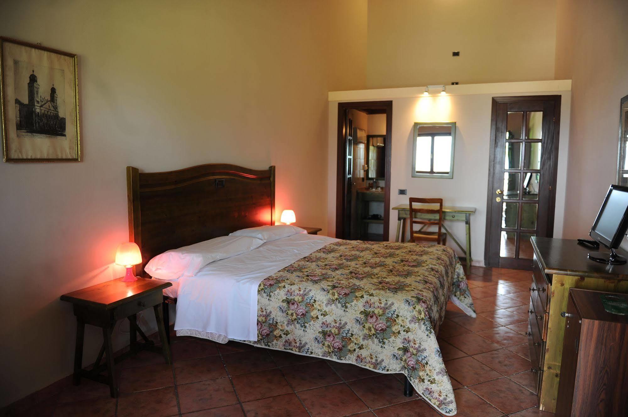 Il Poggio Dei Pettirossi Hotel Bevagna Luaran gambar