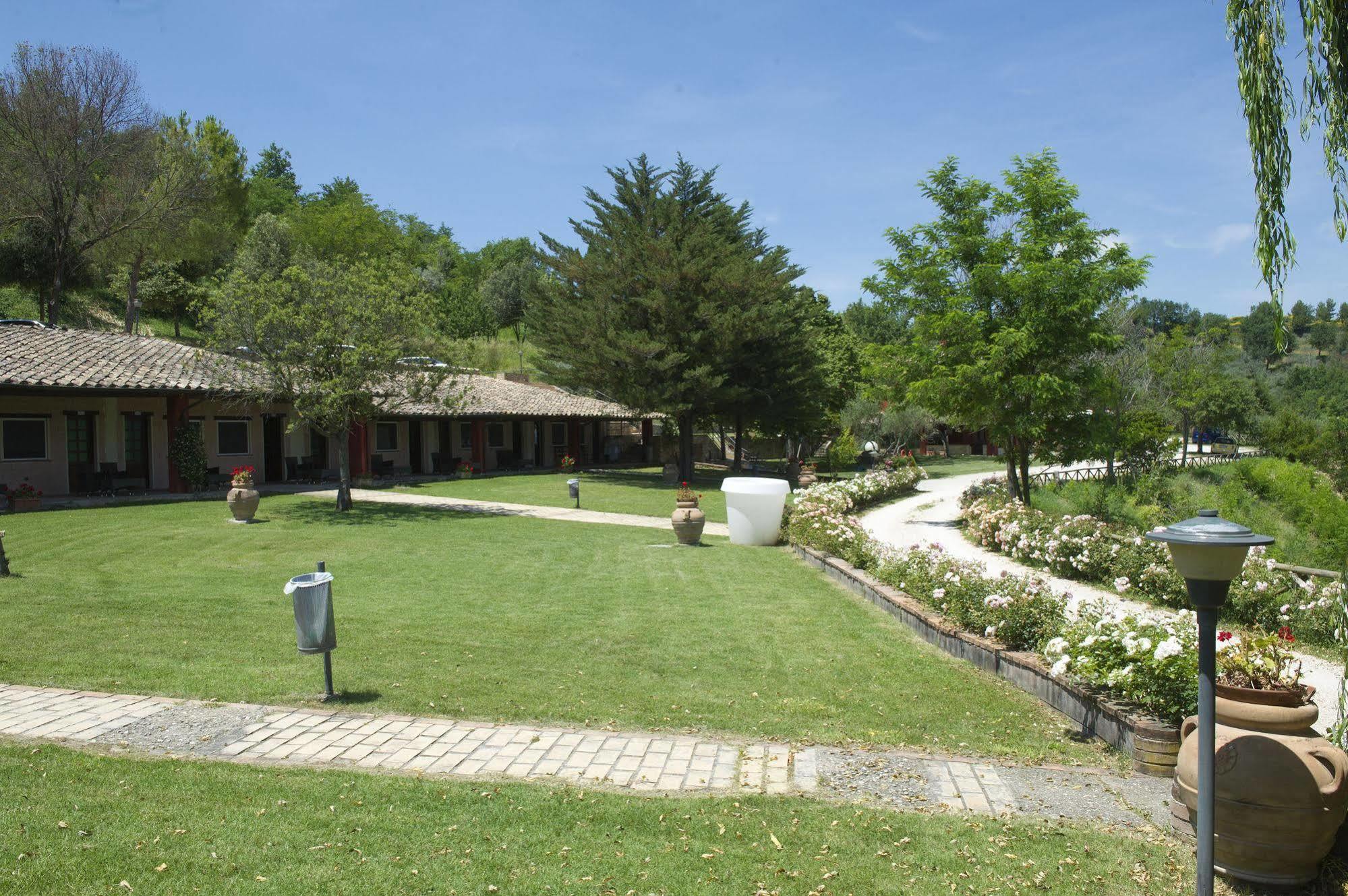Il Poggio Dei Pettirossi Hotel Bevagna Luaran gambar